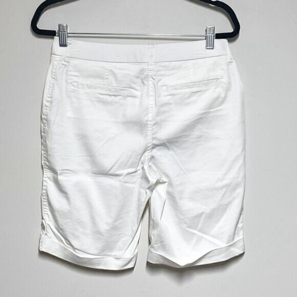NWT Chico s Comfort Utility Convertible Bermuda Slim Short White Womens SZ 00 - Picture 2 of 5